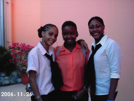 moi, krystell et &eacute;laine!